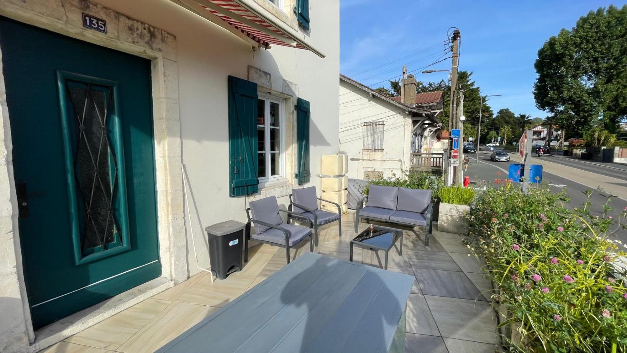 Le Doolies - Holiday Inn Biarritz Exterior photo